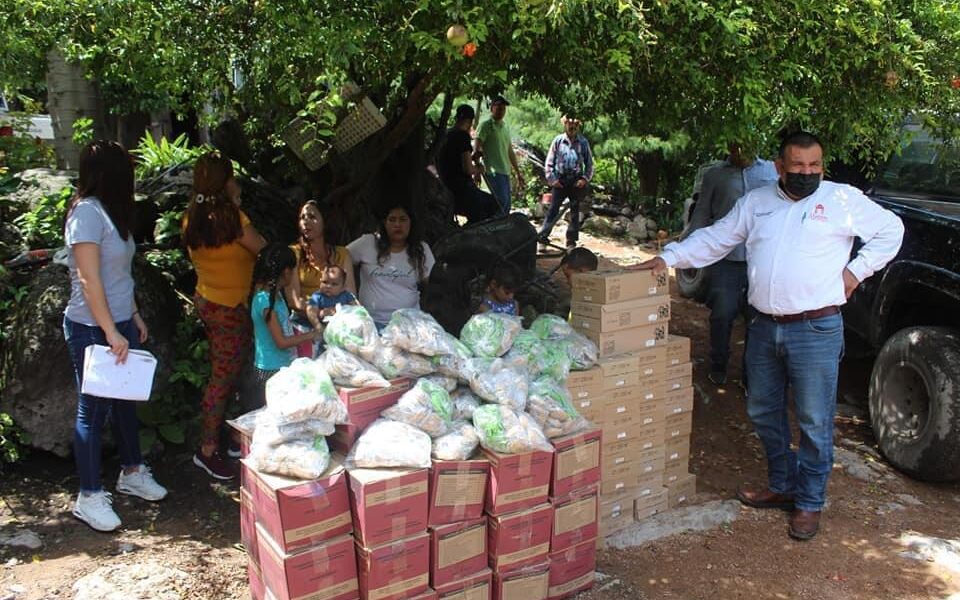 CONTINÚA ALCALDE VÍCTOR BALDERRAMA LLEVANDO APOYOS A FAMILIAS ALAMENSES