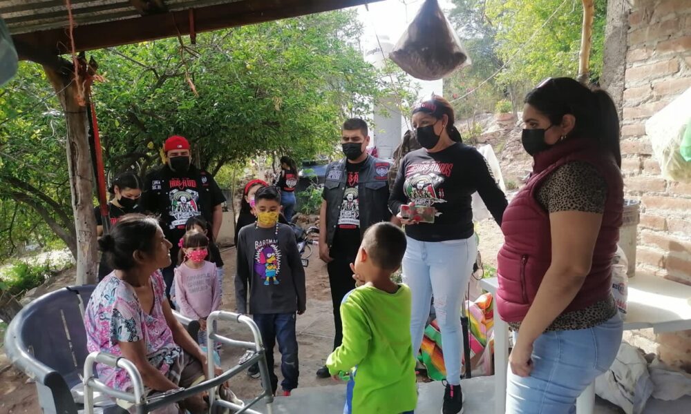 CLUB DE MOTOS BICHOS RUDOS BIKER DONA DESPENSAS Y PAÑALES A FAMILIAS VULNERABLES