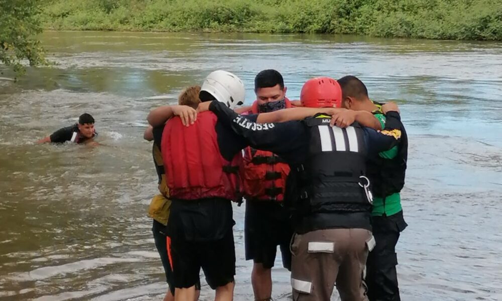 IMPARTEN CURSO DE RESCATE EN AGUAS RÁPIDAS A ELEMENTOS DE PROTECCIÓN CIVIL