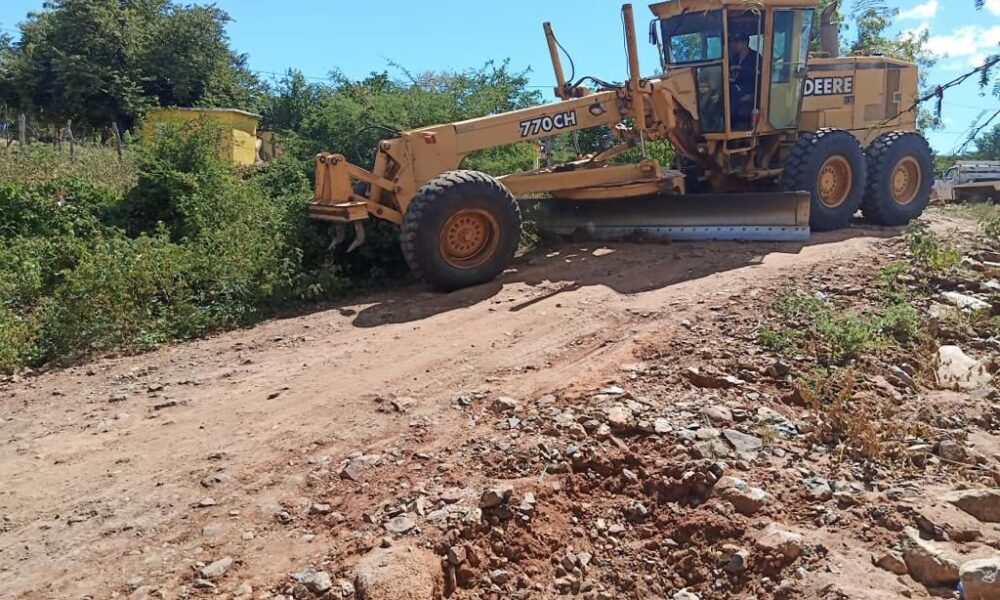 LE DAN MANTENIMIENTO A LOS CAMINOS RURALES DE ÁLAMOS