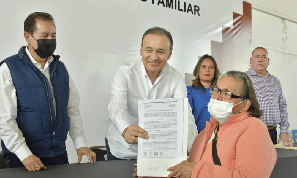 FIRMA EL GOBERNADOR ALFONSO DURAZO DECRETO DEL SISTEMA SALVA