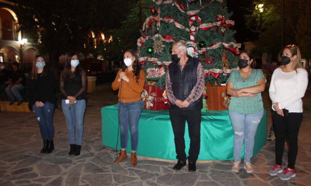 ENCIENDEN EL ÁRBOL DE NAVIDAD EN ÁLAMOS