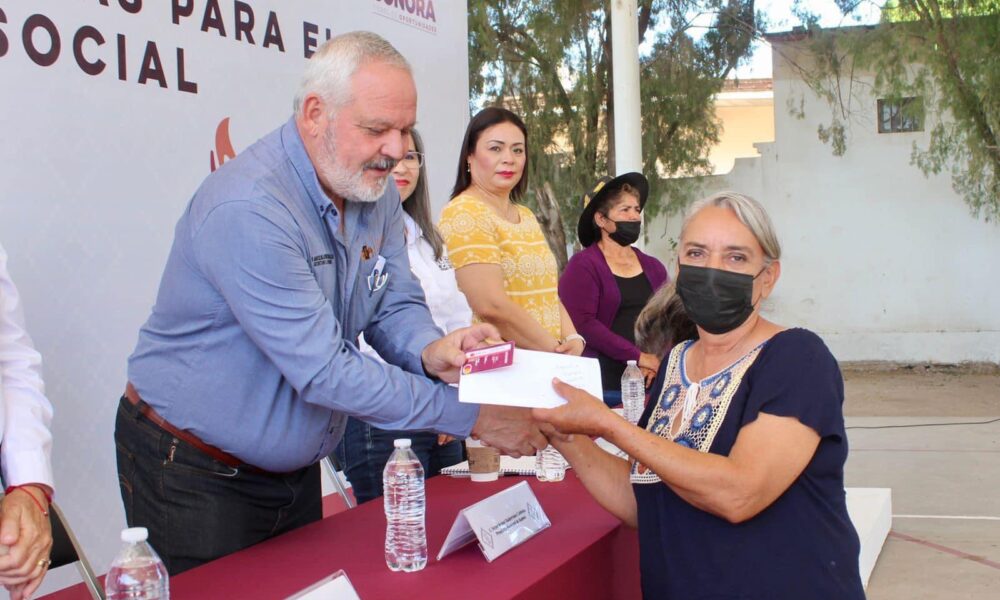 GOBIERNO DEL ESTADO ENTREGA APOYOS A MUJERES ALAMENSES