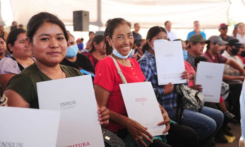 SE BENEFICIAN 70 MIL FAMILIAS CON ESCRITURAS GRATUITAS