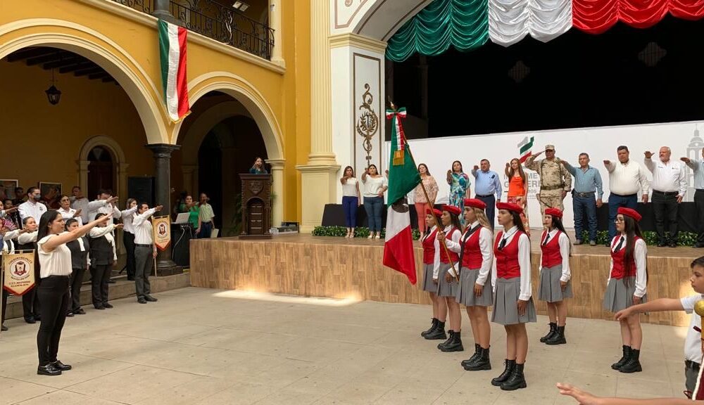 RINDEN HONORES POR CONMEMORACIÓN DE LA INDEPENDENCIA DE MÉXICO