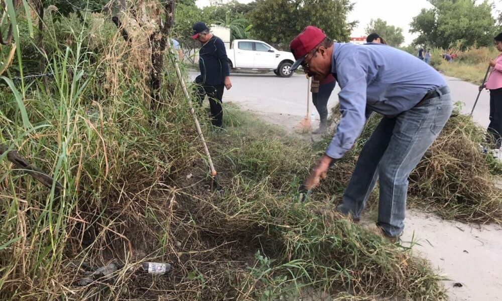 REALIZAN FUNCIONARIOS DEL AYUNTAMIENTO CUARTA JORNADA DE LIMPIEZA