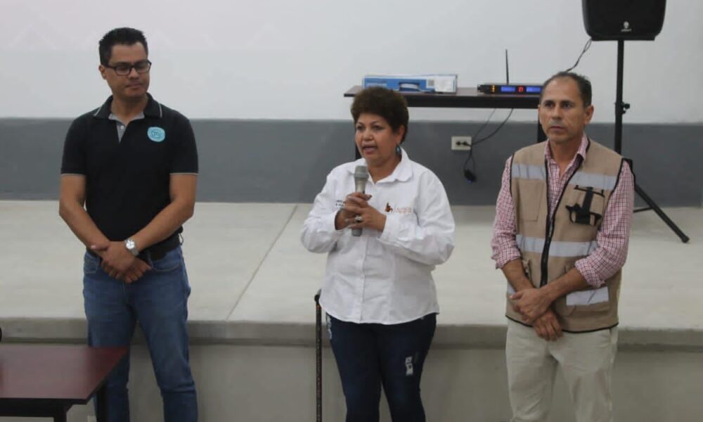 LLEVAN PLÁTICAS SOBRE EL DENGUE A COBACH Y PAULITA VERJÁN