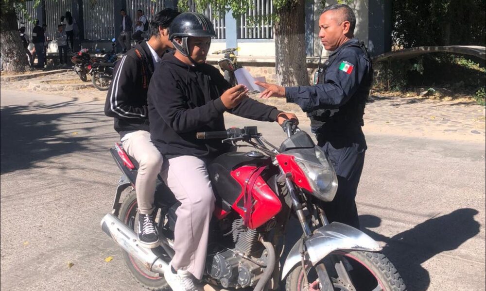 CONTINÚAN PROMOVIENDO EL PROGRAMA “MOTOCICLISTA SEGURO”