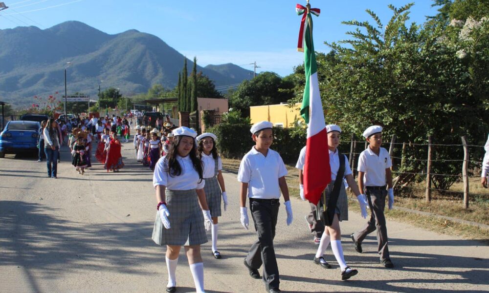 CELEBRA SAN BERNARDO DESFILE CONMEMORATIVO A LA REVOLUCIÓN MEXICANA