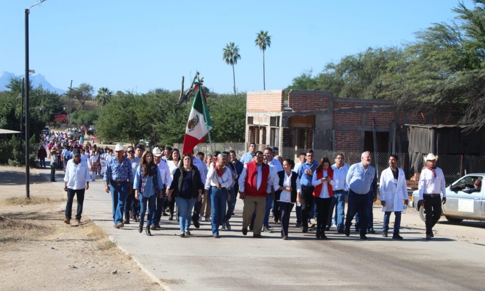 CELEBRAN DESFILE REVOLUCIONARIO EN LA COMUNIDAD DE LOS TANQUES