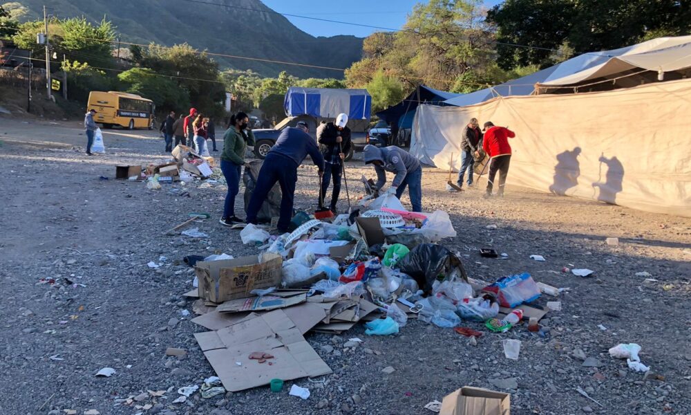 FUNCIONARIOS RECOLECTAN 10 TONELADAS DE BASURA DE LA COMUNIDAD LA ADUANA