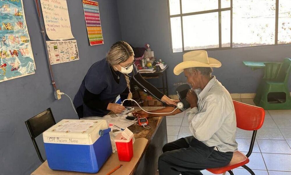 ATIENDE SALUD SONORA HABITANTES DE BAVÍCORA