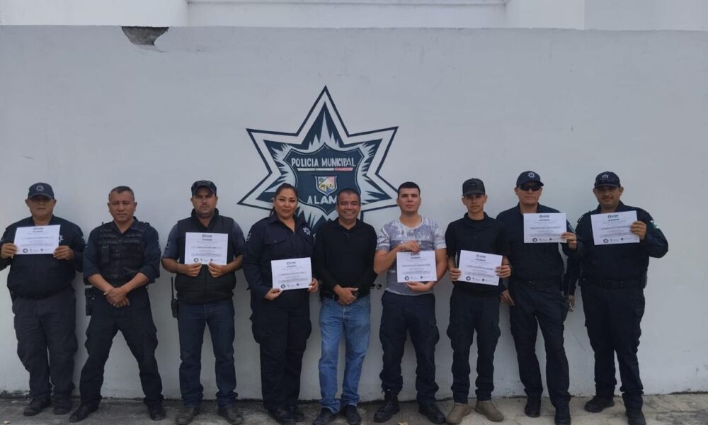 IMPARTEN CURSOS DE PRIMEROS AUXILIOS A POLICÍAS MUNICIPALES