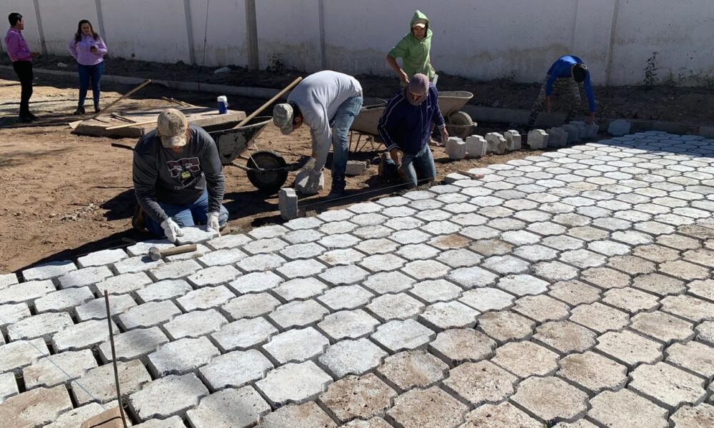 SUPERVISA VÍCTOR BALDERRAMA AVANCES DE OBRA EN LA CALLE LAS DELICIAS