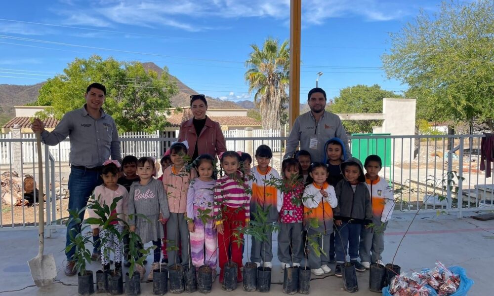 REFORESTAN PREESCOLAR FERNANDO DEL PASO EN LA COMUNIDAD DE SAN BERNARDO