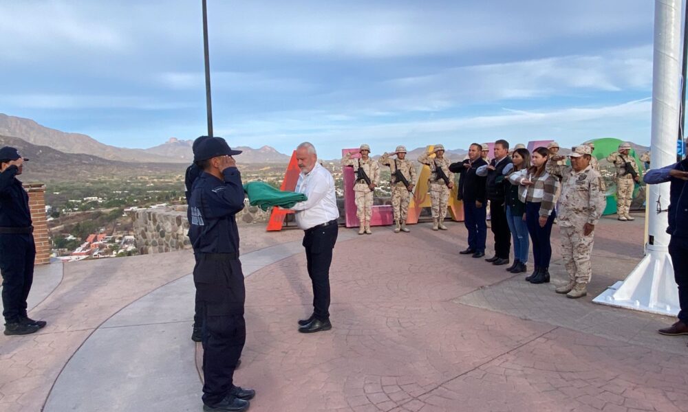 REALIZAN CEREMONIA CÍVICA CON MOTIVO DEL DÍA DE LA BANDERA