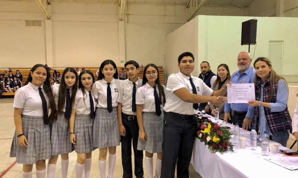 REALIZAN DEMOSTRACIÓN DE ESCOLTAS