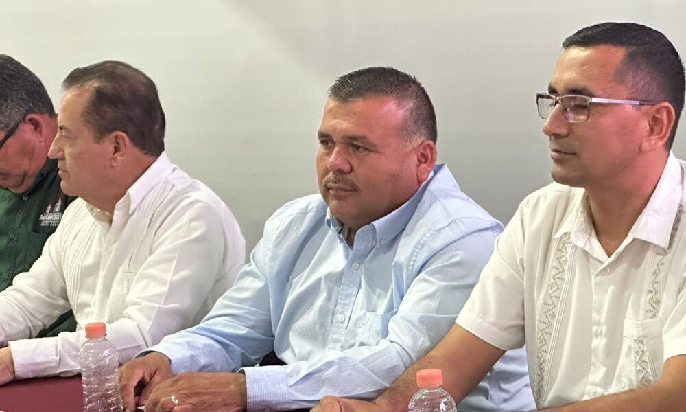 ASISTE ALCALDE VÍCTOR BALDERRAMA A REUNIÓN DE CECOP JUNTO AL GOBERNADOR ALFONSO DURAZO