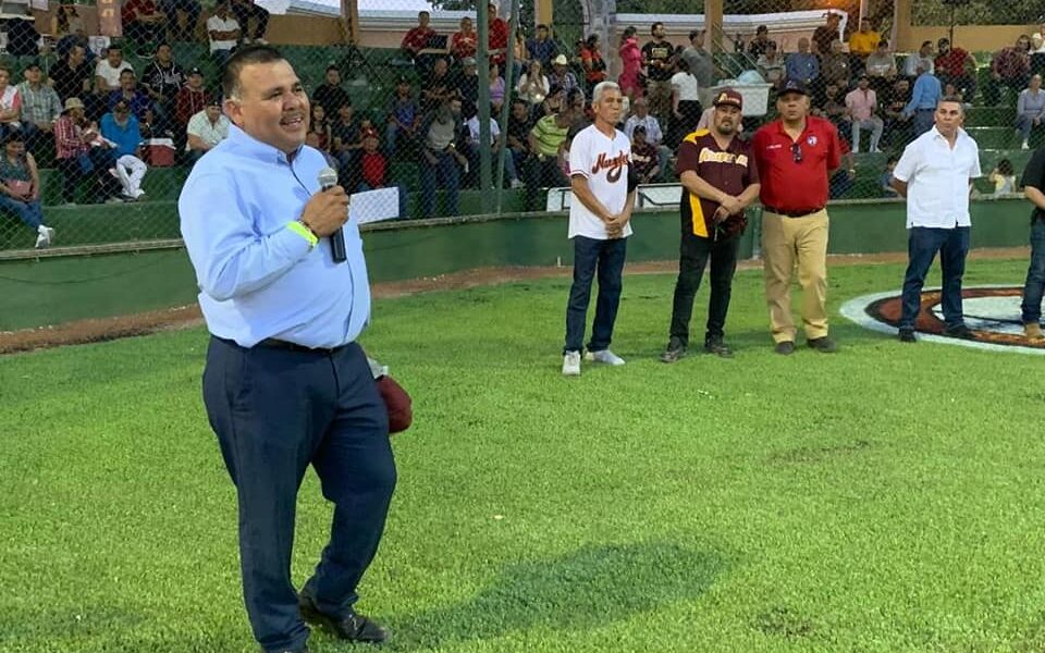 INAUGURAN CAMPO DE PASTO SINTÉTICO Y LIGA SUPREMA DE BÉISBOL