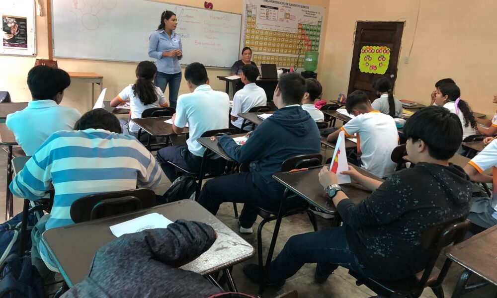 SE IMPARTEN PLÁTICAS A ESTUDIANTES DE TELESECUNDARIA SOBRE AFECTACIÓN POR CONSUMO DE DROGAS